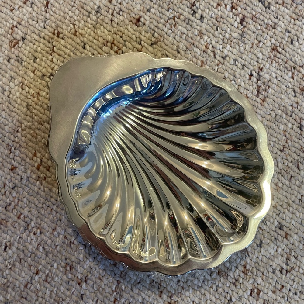 Oneida Silver Shell Accent Dishes